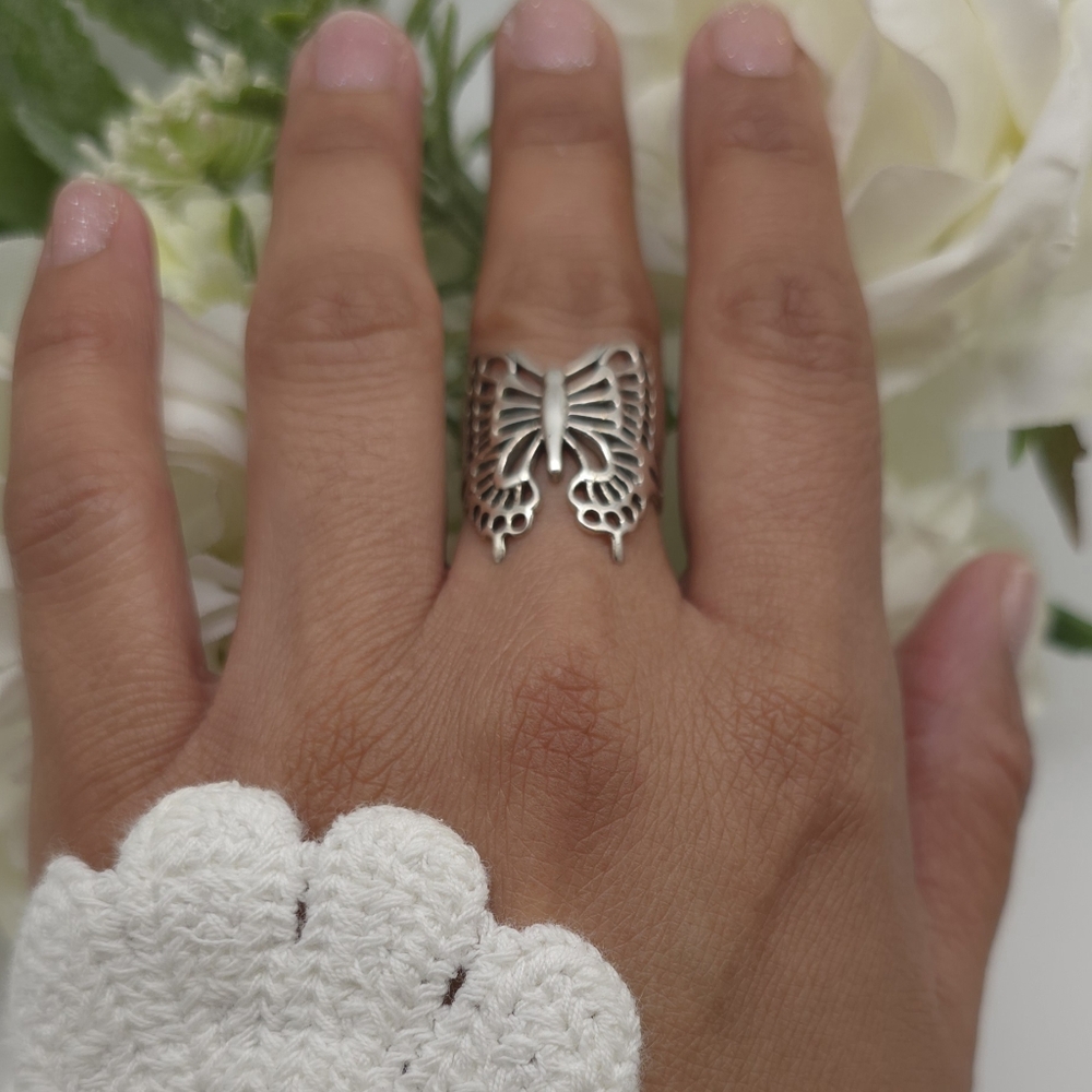 🥰 REAGAN BUTTERFLY RING - Picture 2 of 8